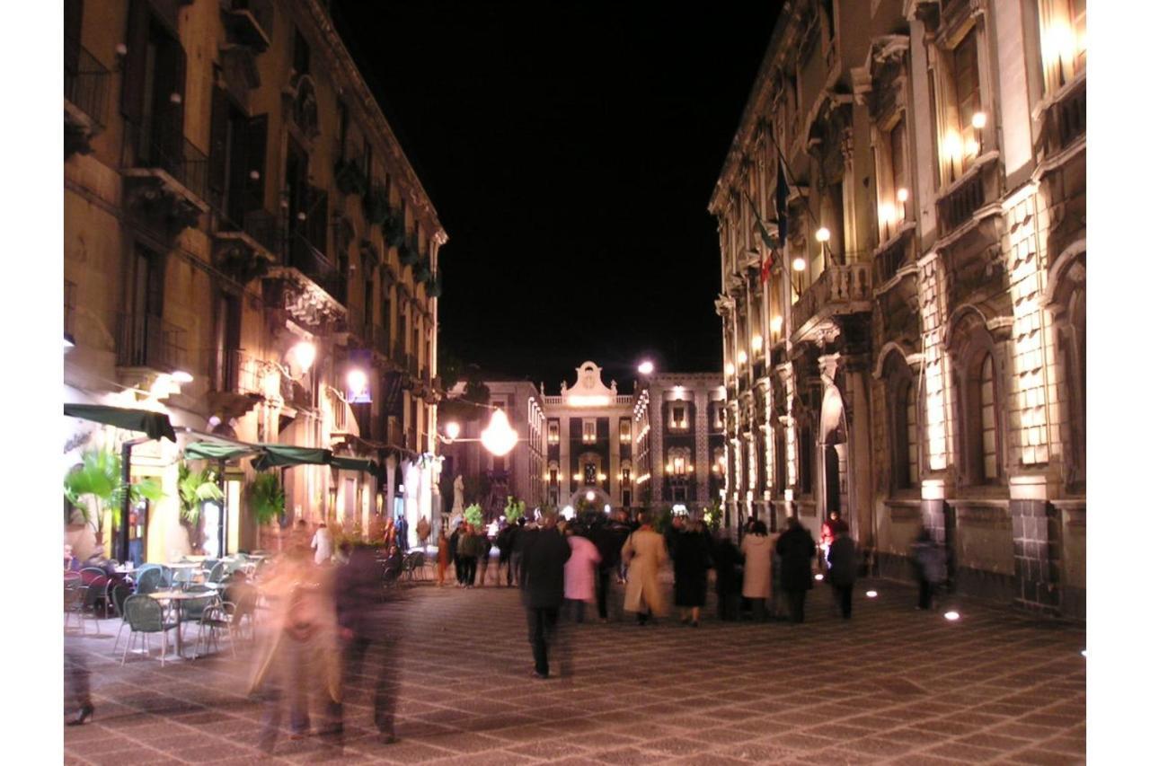 Palazzo Dei Delfini Apartments - Happy Rentals Catania Exterior foto